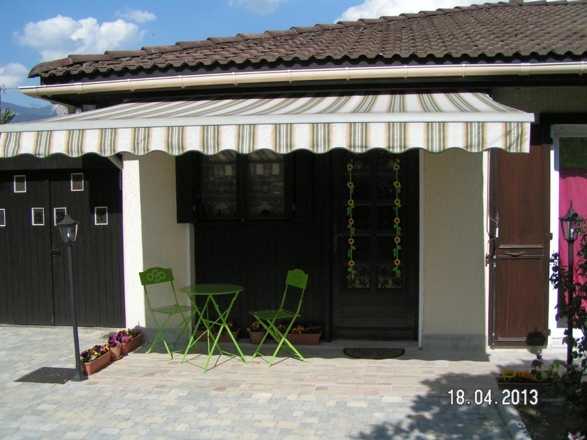 Les Champs Dores Noyarey Exterior photo