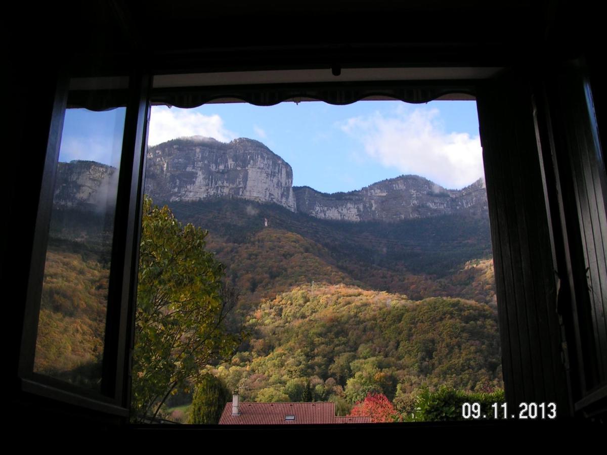 Les Champs Dores Noyarey Exterior photo