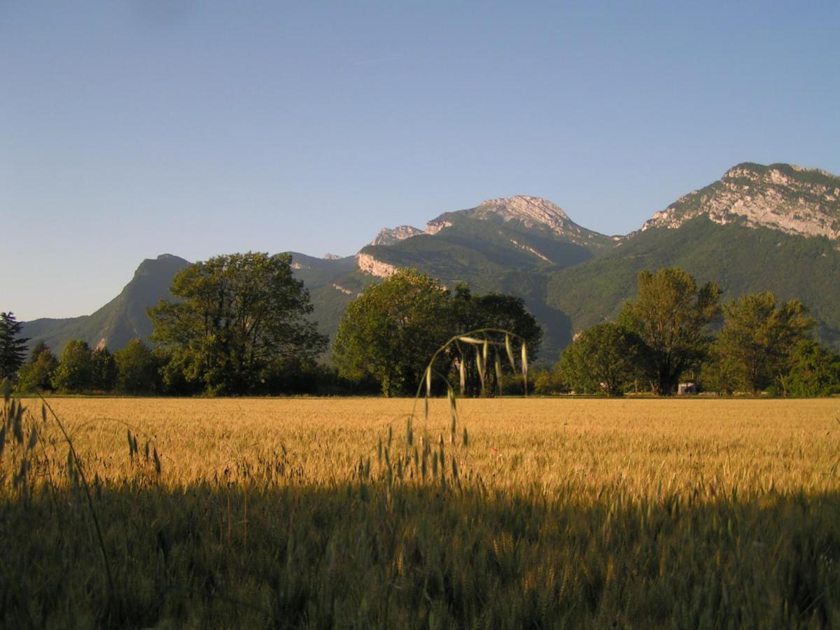 Les Champs Dores Noyarey Exterior photo